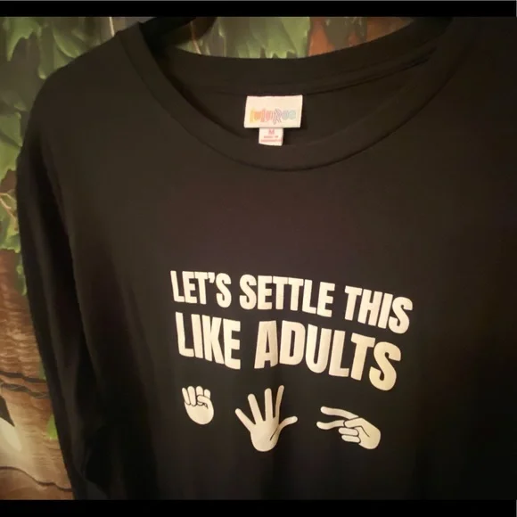 EUC LulaRoe Long Sleeve Hudson - Picture 2 of 3